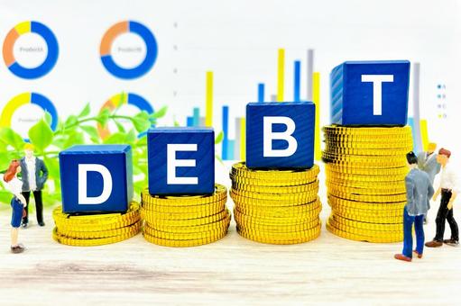 ਪੰਜਾਬ ਲਗਾਤਾਰ ਡੁੱਬ ਰਿਹਾ ਕਰਜੇ ਵਿੱਚ ਪਰ ਮਾਨ ਸਰਕਾਰ ਜਾ ਰਹੀ ਟੂਰ ਤੇ, ਲਗਭਗ ਪੰਜ ਲੱਖ ਕਰੋੜ ਦੇ ਕਰਜ਼ੇ ਦਾ ਕਰਜਾਈ ਪੰਜਾਬ