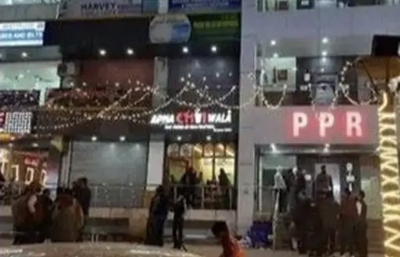 ਜਲੰਧਰ : ਕਾਂਗਰਸੀ ਨੇਤਾ ਦੇ ਦਫ਼ਤਰ ‘ਤੇ GST ਵਿਭਾਗ ਦੀ ਰੇਡ, ਟੀਮ ਨੂੰ ਬਣਾਇਆ ਬੰਧਕ