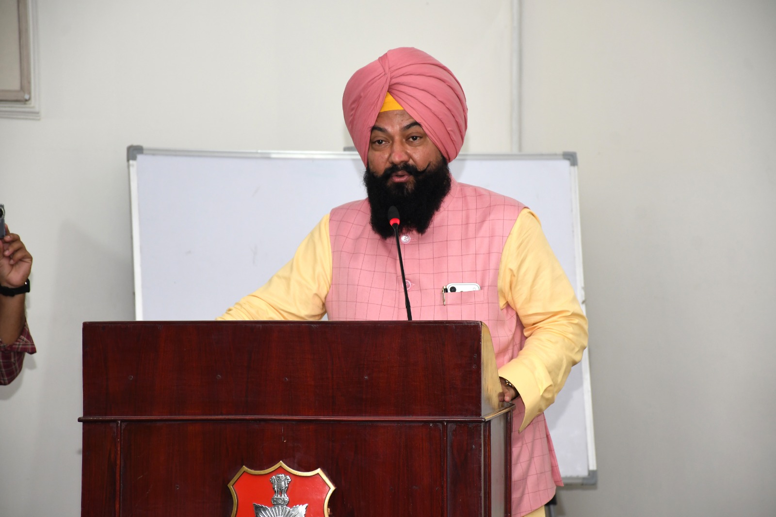 ਪੰਜਾਬ ਰਾਜ ਅਨੁਸੂਚਿਤ ਜਾਤੀਆਂ ਕਮਿਸ਼ਨ ਵੱਲੋਂ ਸ਼ਿਕਾਇਤਾਂ ਦਾ ਤੇਜ਼ੀ ਨਾਲ ਕੀਤਾ ਜਾ ਰਿਹੈ ਨਿਪਟਾਰਾ : ਜਸਵੀਰ ਸਿੰਘ ਗੜ੍ਹੀ