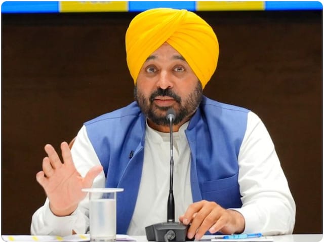 Big News:ਪੰਜਾਬ ਸਰਕਾਰ ਕਰ ਰਹੀ ਸੂਬੇ ਦੇ ਮਿਡਲ ਸਕੂਲਾਂ ਨੂੰ ਖ਼ਤਮ ,9 ਵਿਸ਼ਿਆਂ ਨੂੰ ਹੁਣ ਪੜਾਉਣਗੇ