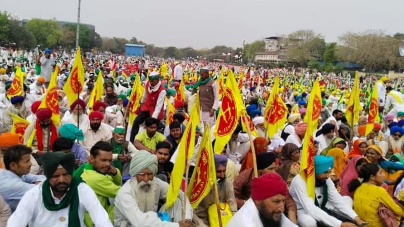 ਦੂਜੇ ਦਿਨ  ਵੀ  ਕਿਸਾਨਾਂ ਧਰਨੇ ਤੇ ਬੈਠੇ ਰਹੇ