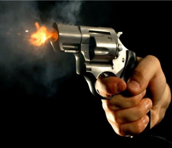 ਸ਼ਿਵ ਸੈਨਾ ਪ੍ਰਧਾਨ ਦੇ ਗੰਨਮੈਨ ਨੂੰ ਲੱਗੀ ਗੋਲੀ ਪੜ੍ਹੋ ਪੂਰਾ ਮਾਮਲਾ